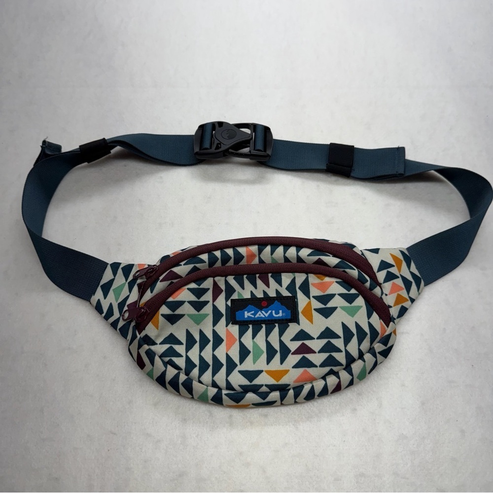 KAVU Spectator Waist Pack Belt Bag Padded Back Adjustable Straps